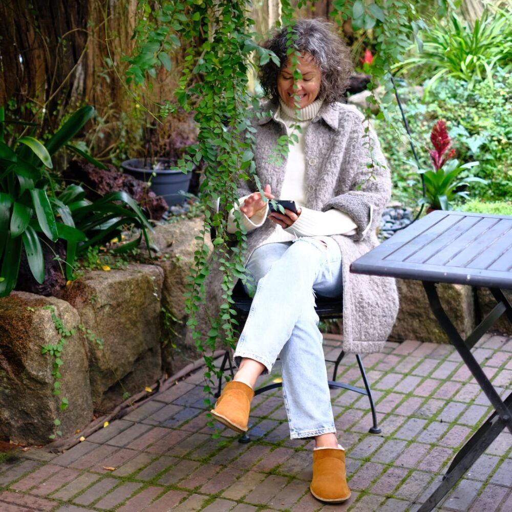 TE KUITI Shearling Chestnut Brown - Image 11